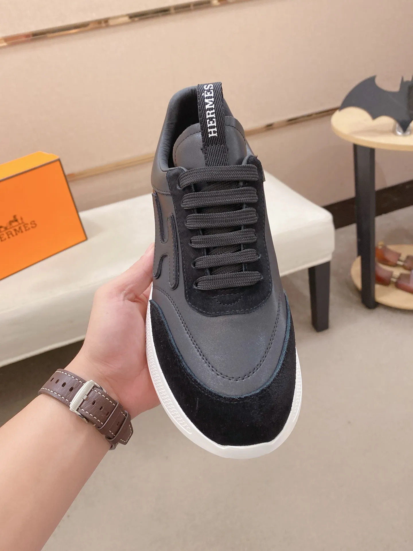 Men's clothing and shoes💰: 480💰《HERMES》【Classic original order·Version】Hermès; top 🔝purchasing agent🔍🔍men's latest 🇺🇸 counter sales simultaneously, imported from Italy original ▲▲cowhide ▲▲ (high-end, nobility, class) ) Exquisite workmanship (Italian 🇮🇹 imported water-dyed 🐂 cowhide lining) sole: original sole provided by the original factory, ⚠️exclusive double-layer activity·TPR·rubber·combined molded outsole; super comfortable·wear-resistant·non-slip·environmental protection The real thing is more beautiful if you take the real thing (high quality, follow the order). You can enter and exit the counter at will * Number of yards: 38-44 (45 can be customized and cannot be returned or exchanged)